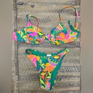 Wild Fable Tropical Print Bikini Set - includes 2 different size bottoms 🏝️